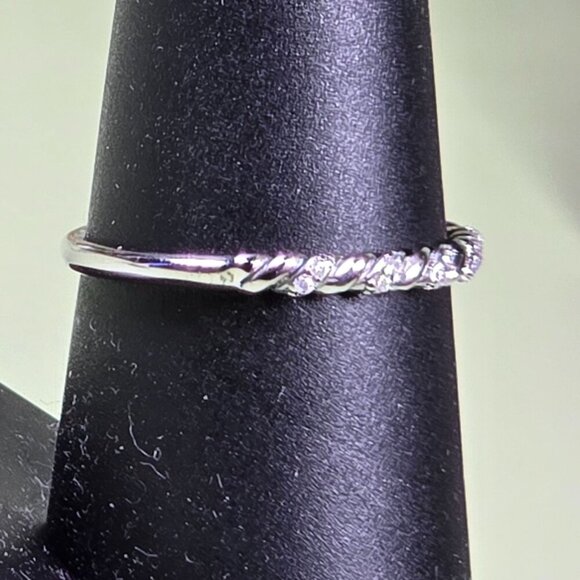 Twisted Design Band Silver Ring With Cubic Zirconia Accents Size 8 (NWOT) - Picture 3 of 7